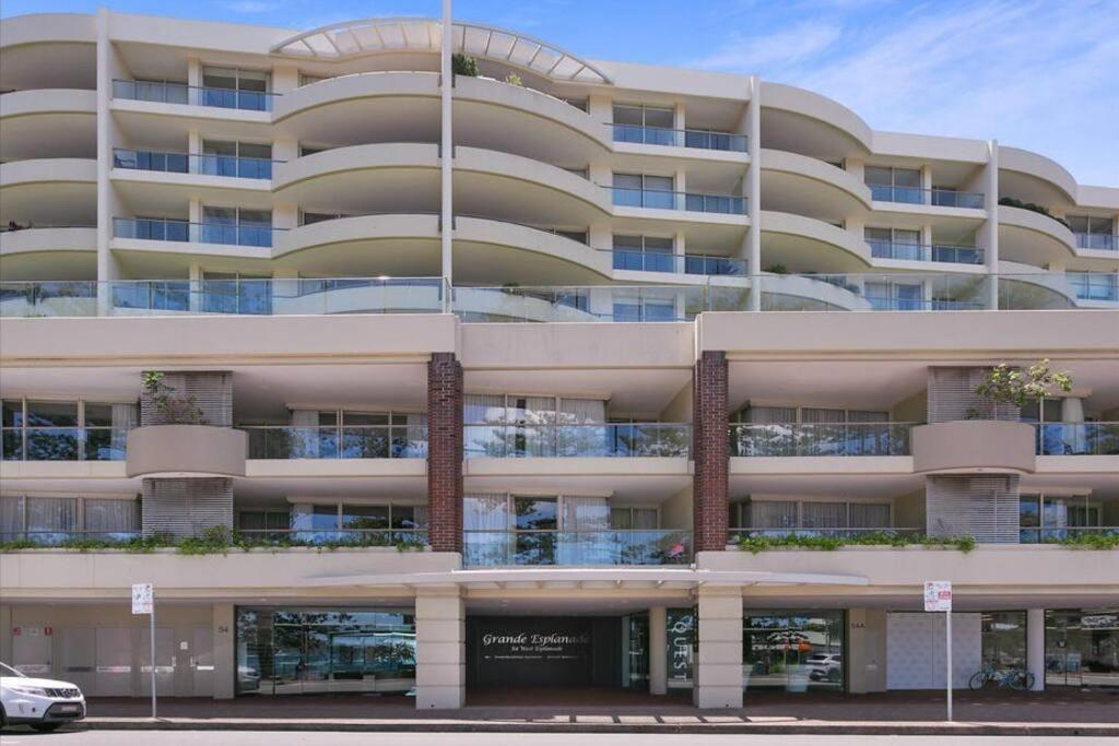 Manly Vibes - Fabulous Design With Gym, Sauna, Streaming, Right Opposite Wharf & Apartment
