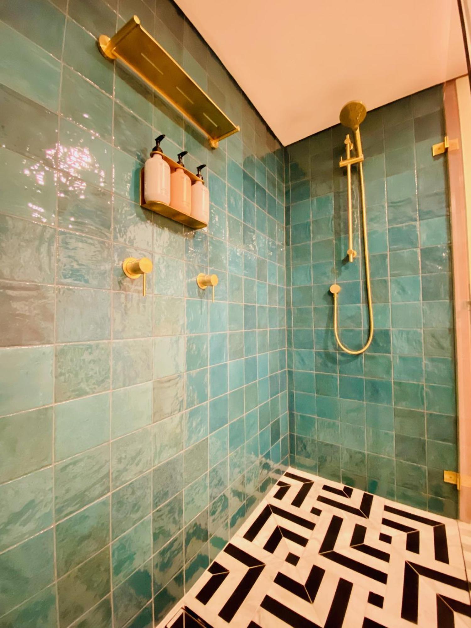 Manly Vibes - Fabulous Design With Gym, Sauna, Streaming, Right Opposite Wharf & *